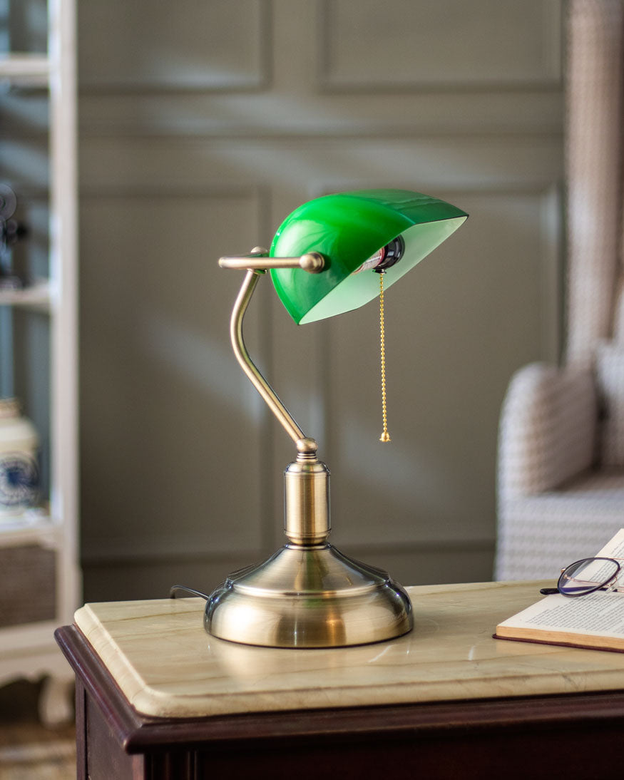 Junips | Classic Banker Lamp