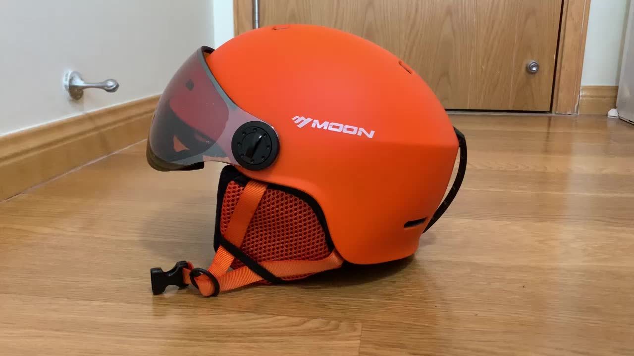 Junips | High-Quality Ski Helmet with Removable Parts – Safe and Comfortable for Outdoor Activities