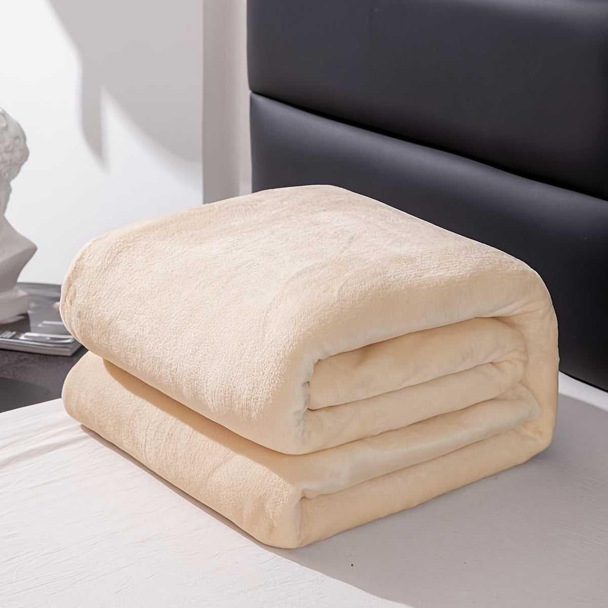 Junips | Soft and warm gray flannel blanket for all seasons