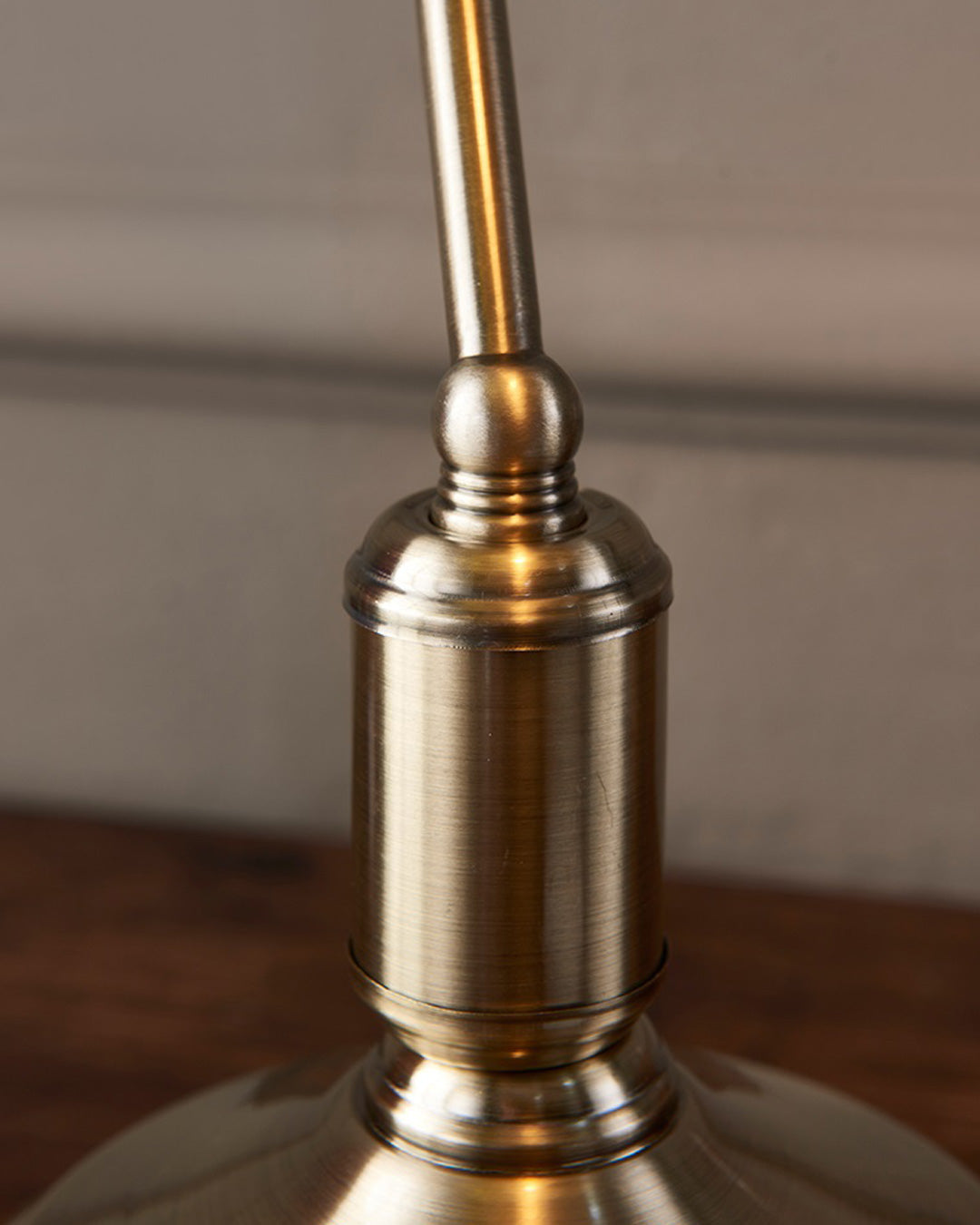 Junips | Classic Banker Lamp
