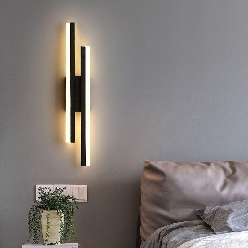 Junips | Alana Modern LED Wall Light - Elegant Black/Gold Wall Lighting for Living Room and Bedroom
