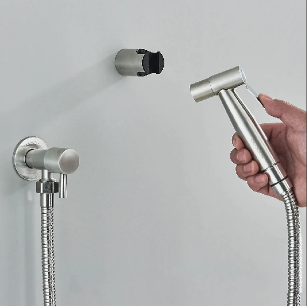 Junips | Toilet-Bidet-Sprayer | Hygienic Cleaning | Convenient and Easy
