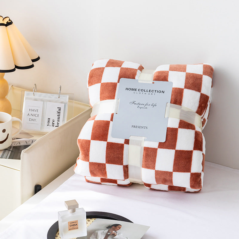 Junips | Stylish blanket in checkered pattern for your home
