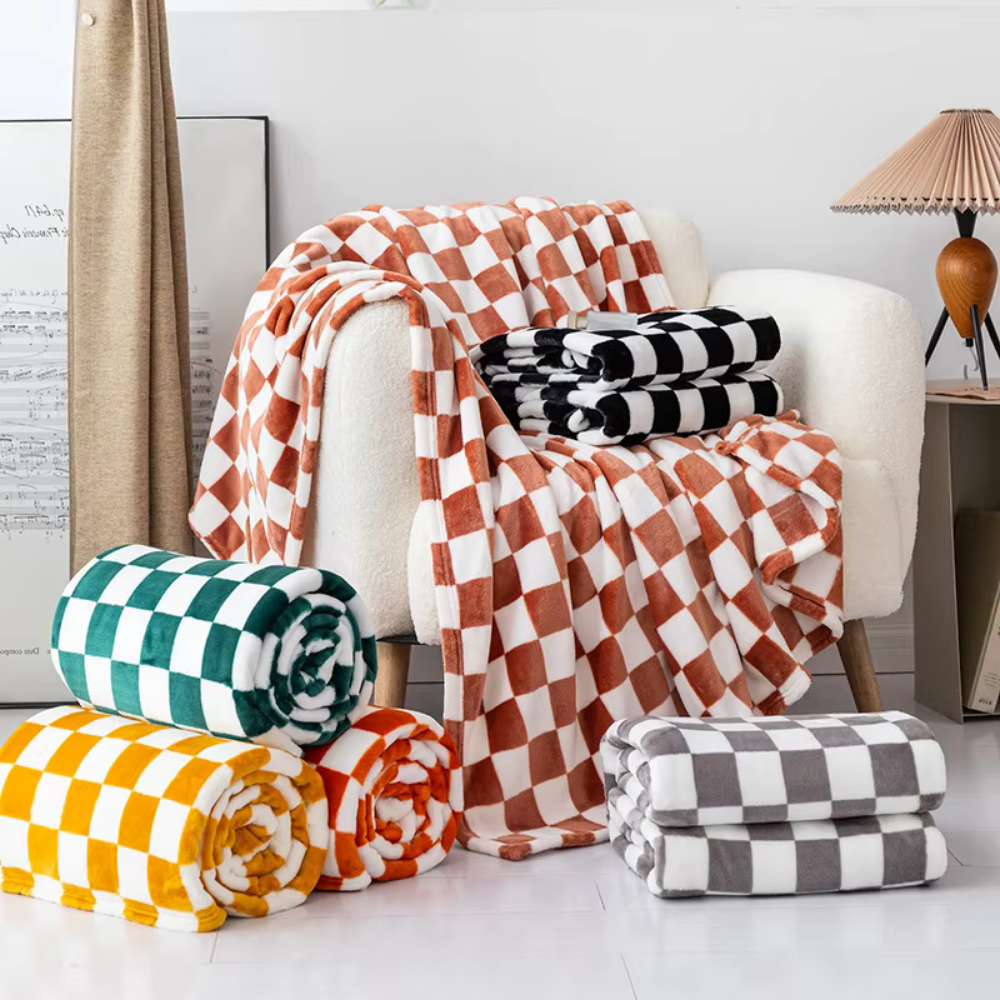 Junips | Stylish blanket in checkered pattern for your home