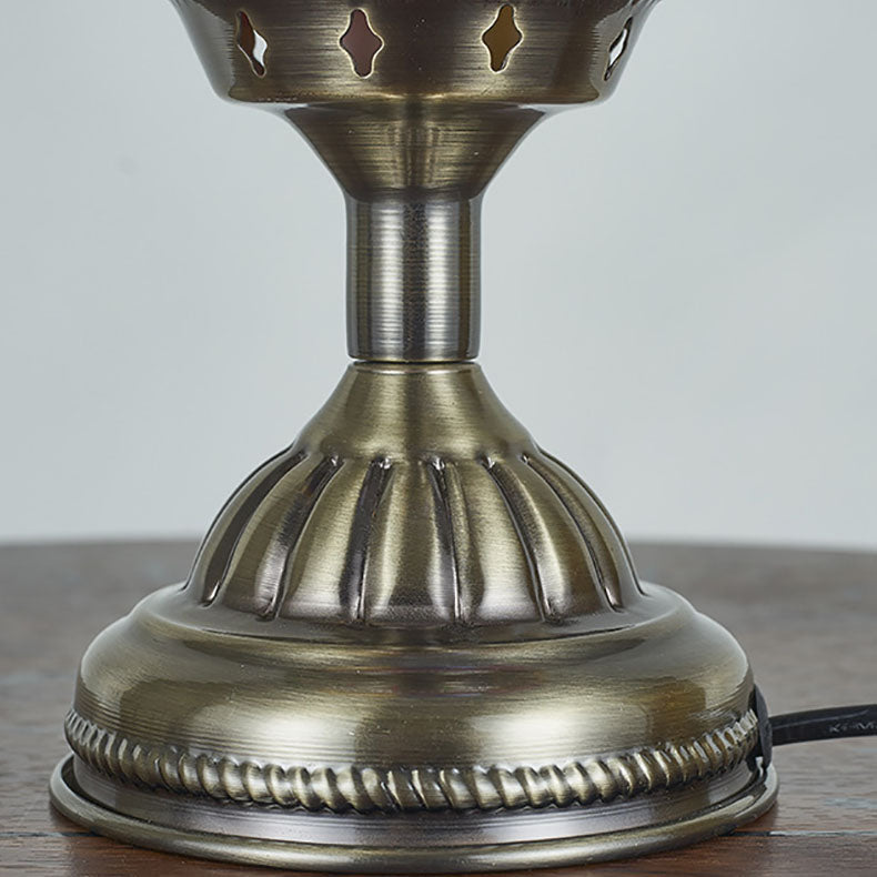 Junips | Traditional Tiffany romantic oval iron enameled 1-light table lamp for the bedroom