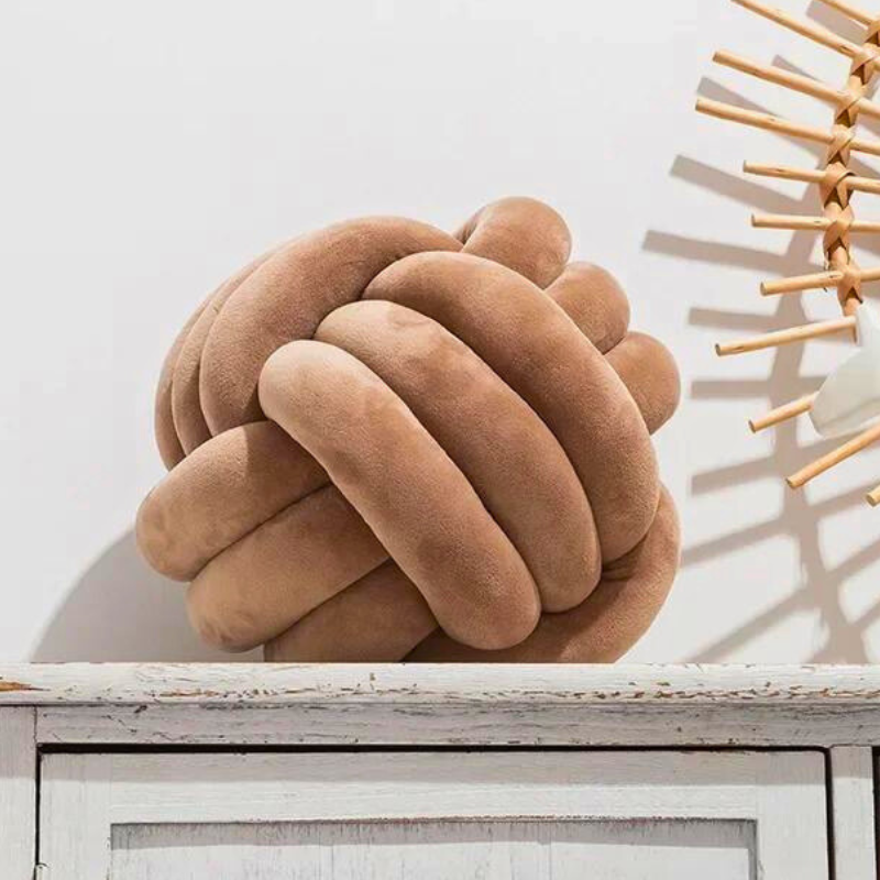 Junips | Scandinavian Knot Cushion made of Velvet