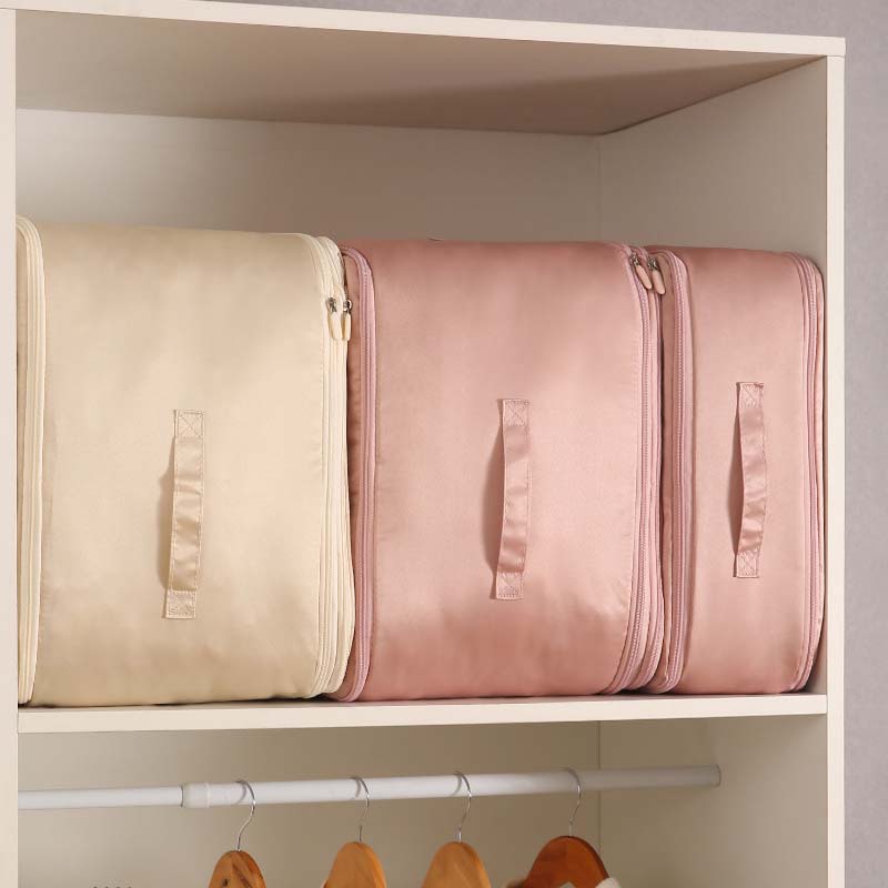 Junips | Ultra space-saving self-compression organizer