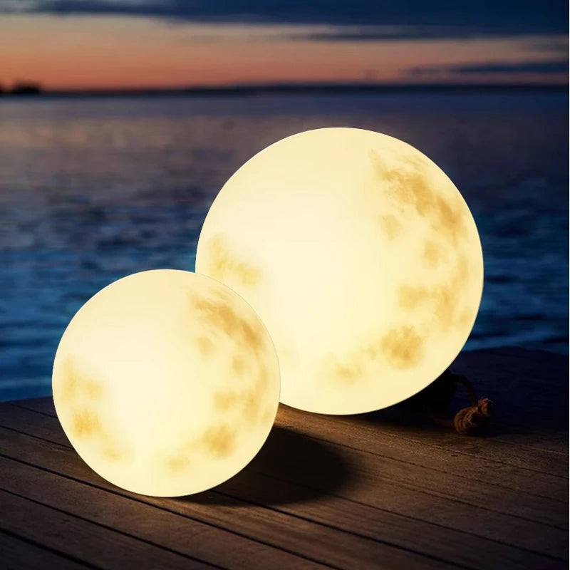 Junips | Garden lamp in the shape of the moon