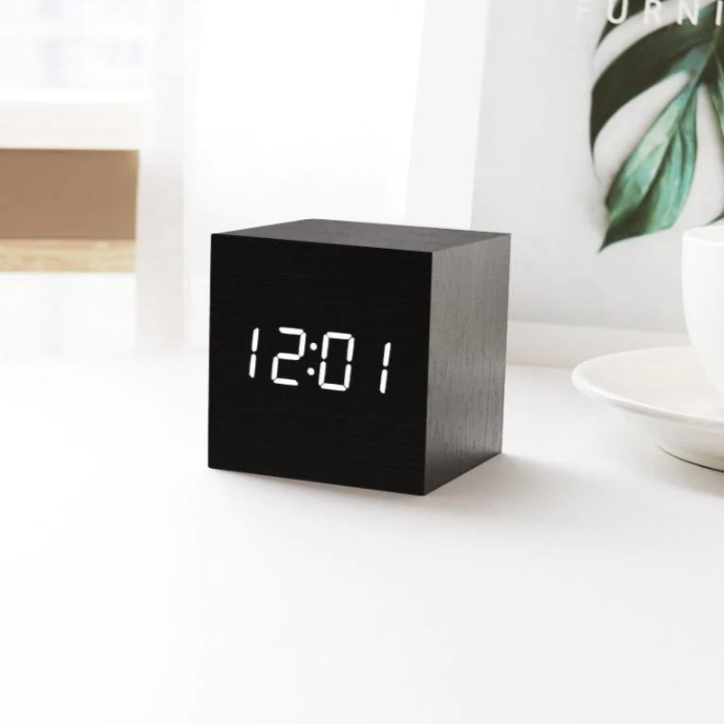 Junips | LED Cube Clock