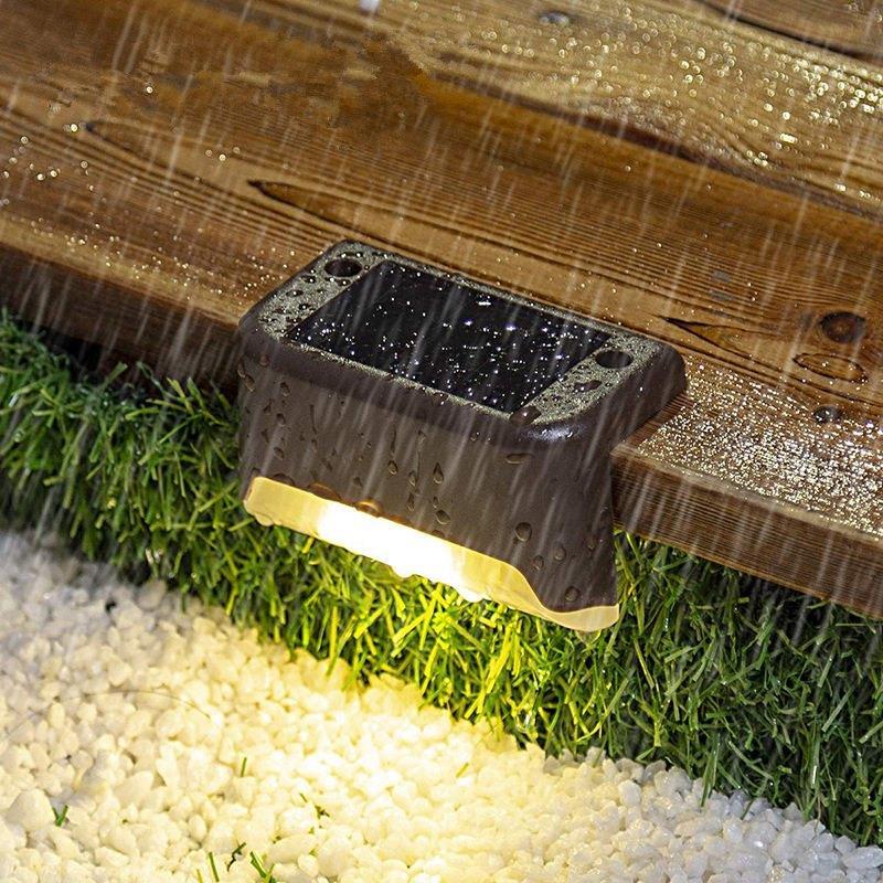 Junips | Waterproof Stair Solar Lights for Outdoors (4 pieces)