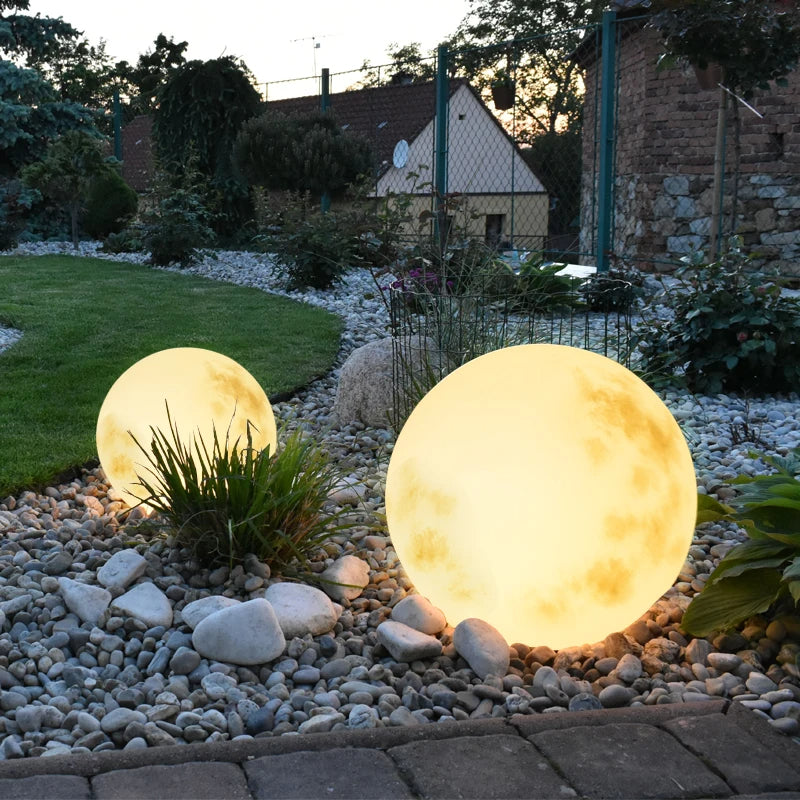 Junips | Garden lamp in the shape of the moon