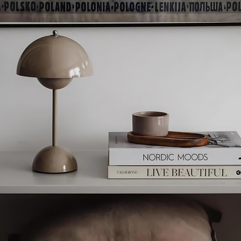 Junips | ModernLamp | Modern table lamp in mushroom design with touch control