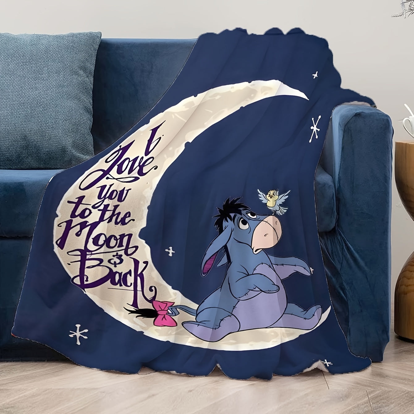 Junips | Soft fleece blanket with Eeyore design - Available in multiple sizes for all seasons
