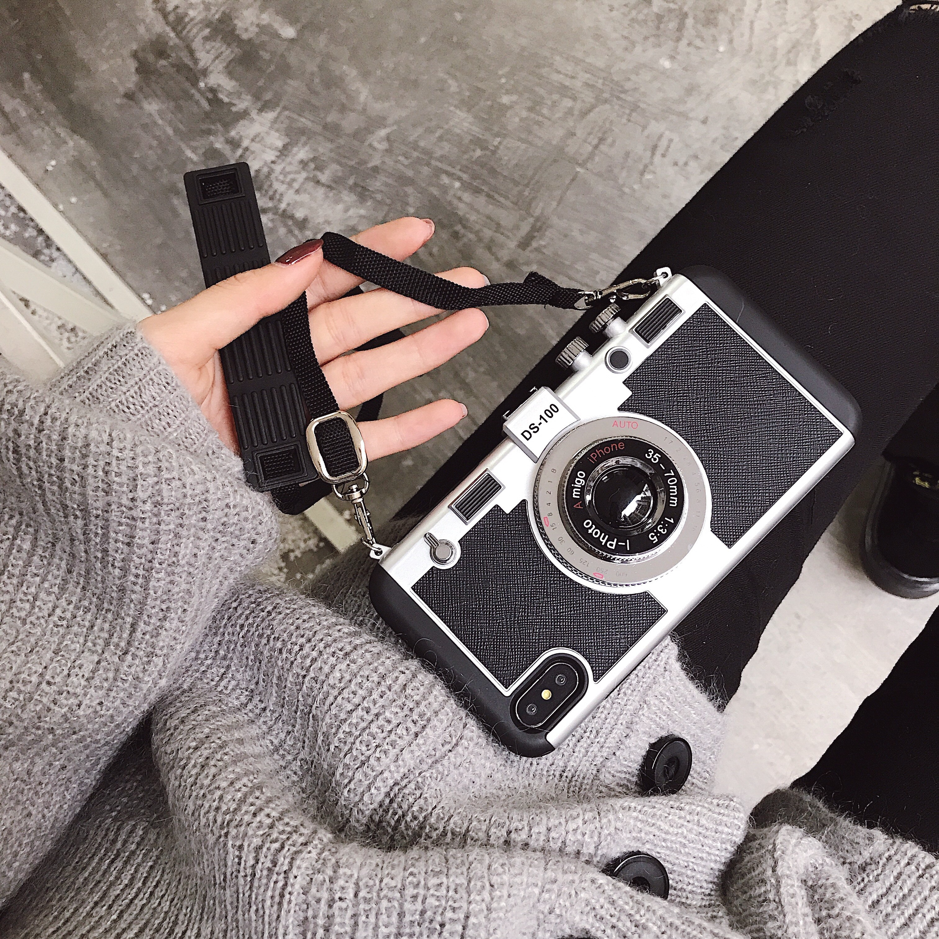 Junips | 3D Retro Camera Phone Case