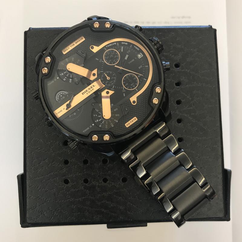 Junips | Stainless Steel Chronograph Quartz Watch