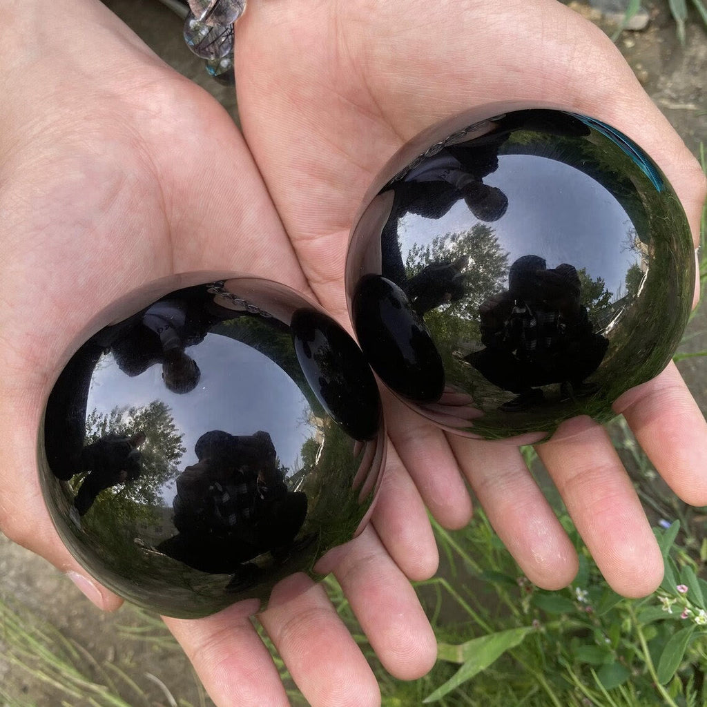 Junips | Obsidian Crystal Ball Decoration