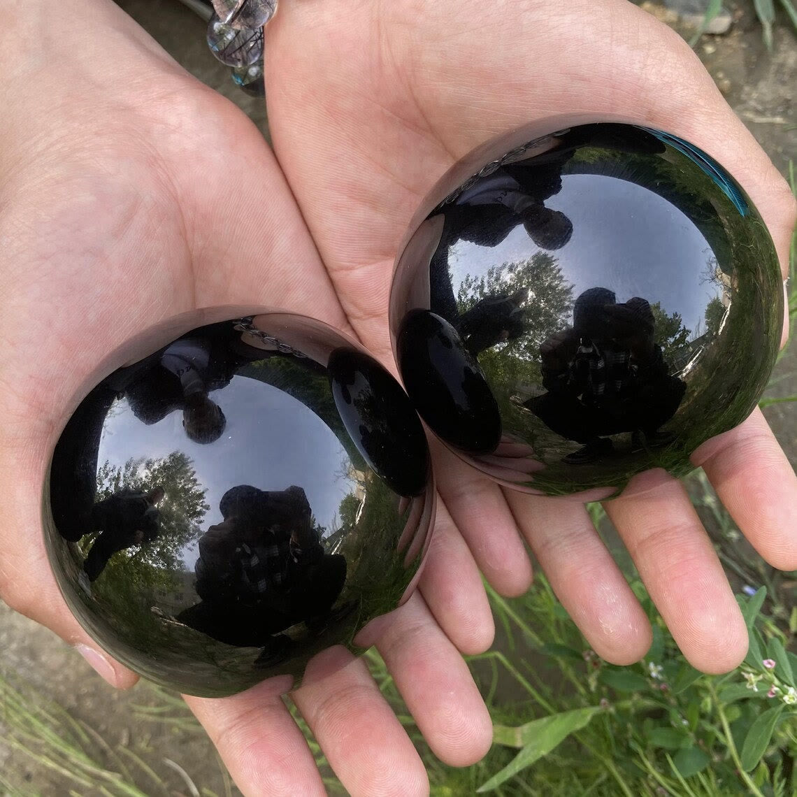 Junips | Obsidian Crystal Ball Decoration
