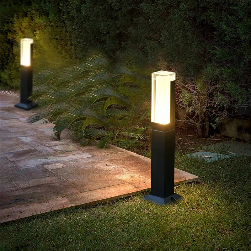Junips | Elegant Solar Post Light