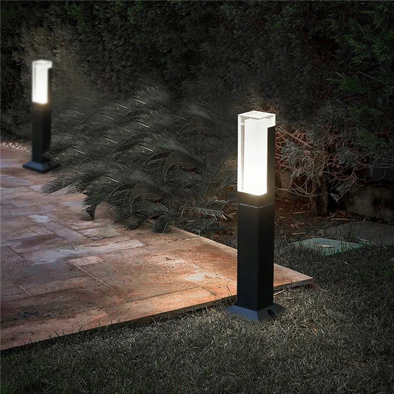 Junips | Elegant Solar Post Light
