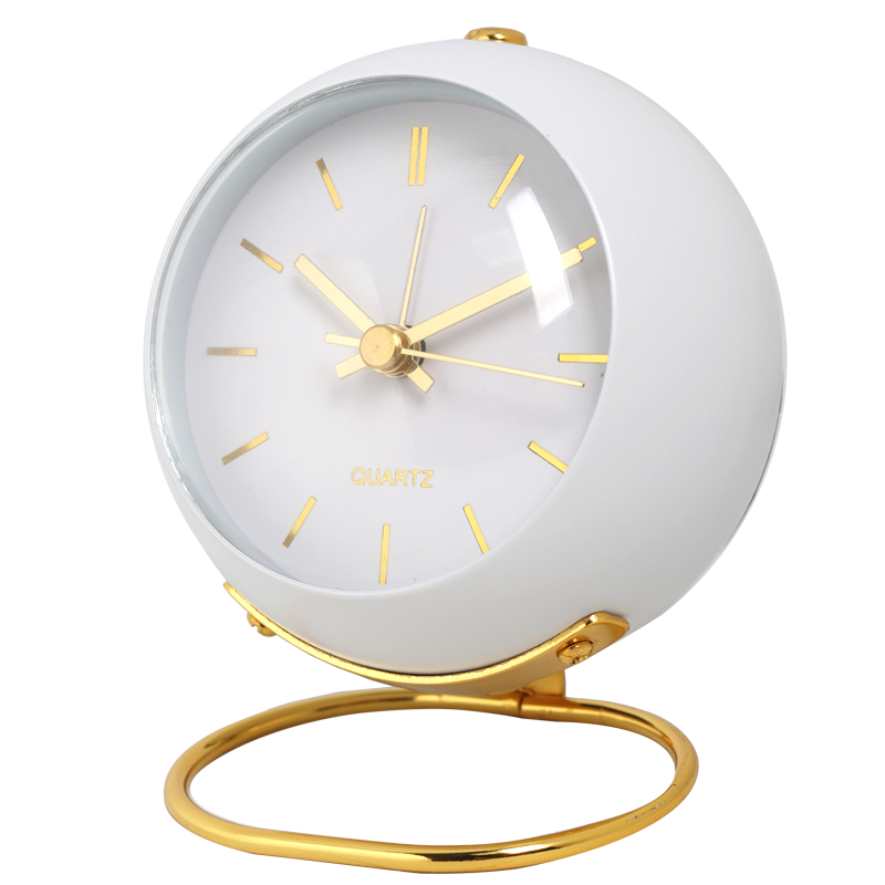 Junips | Minimalistic round table clock