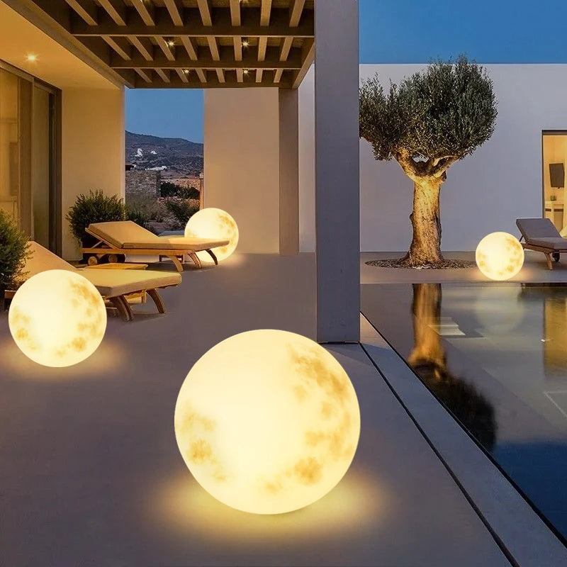 Junips | Garden lamp in the shape of the moon