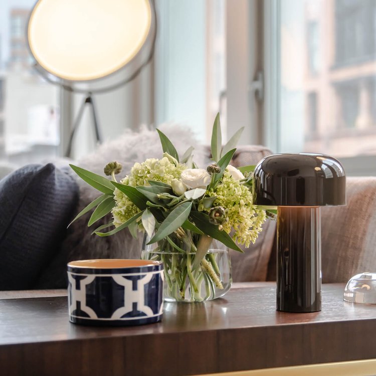 Junips | Elegant Portable LED Table Lamp with Color Settings