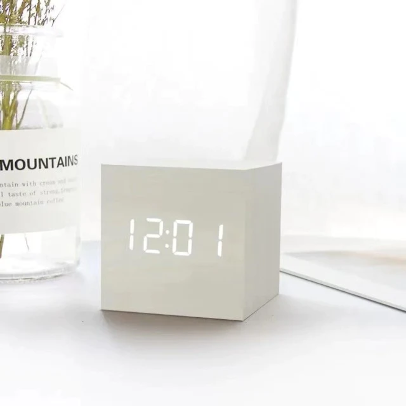 Junips | LED Cube Clock