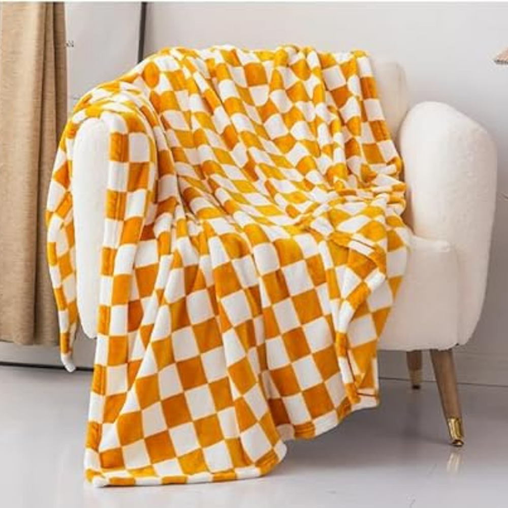 Junips | Stylish blanket in checkered pattern for your home