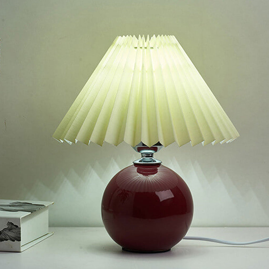 Junips | Nordic minimalist 1-light table lamp made of ceramic with pleats