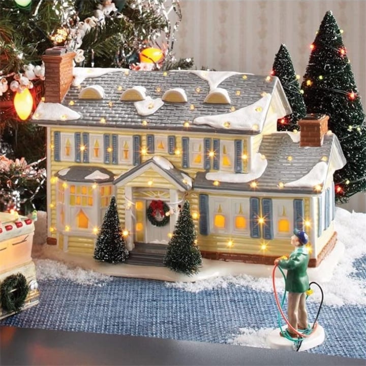 Junips | National Lampoon’s Christmas Vacation-Inspired Ceramic Village