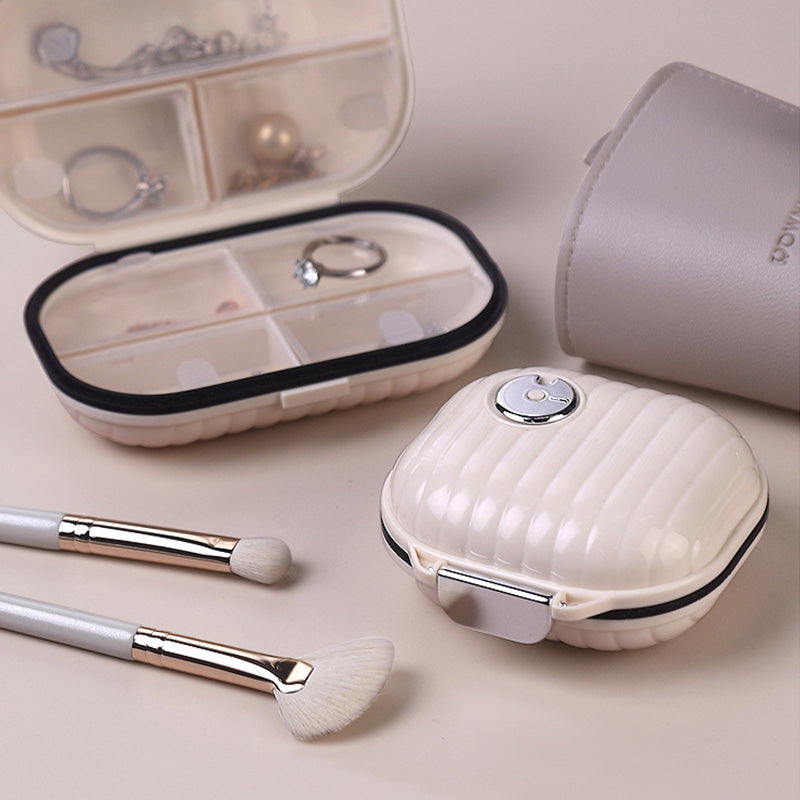 Junips | Portable daily pill box