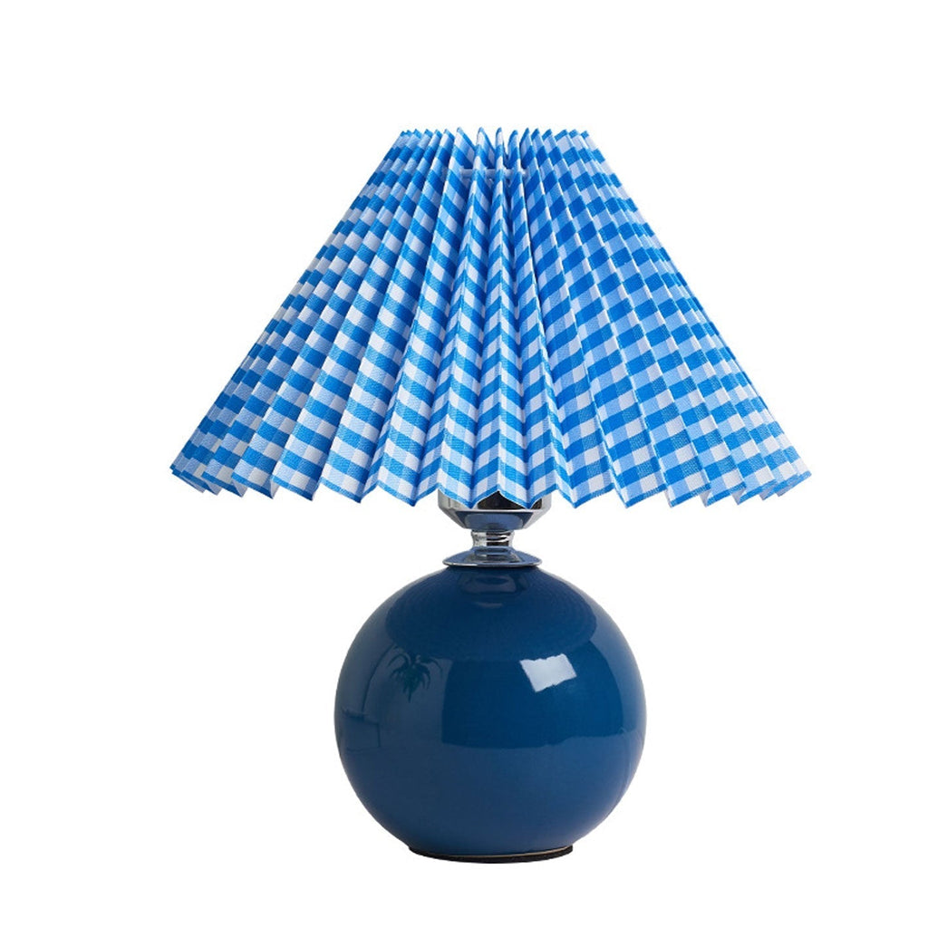Junips | Nordic minimalist 1-light table lamp made of ceramic with pleats