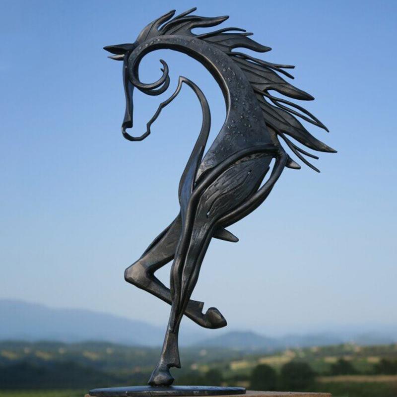 Junips | Horse sculpture decoration