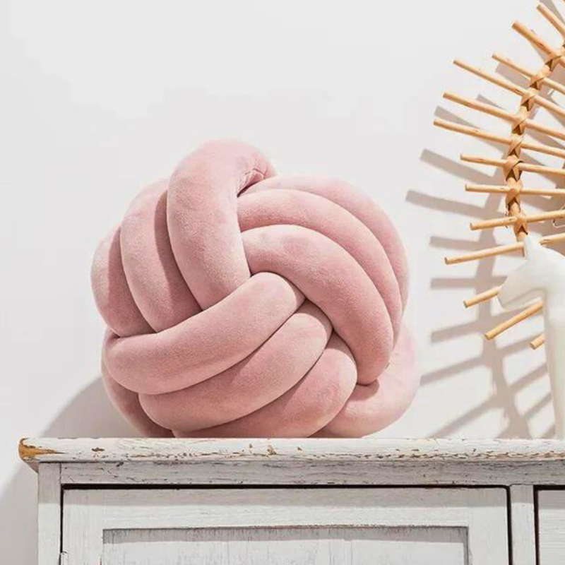 Junips | Scandinavian Knot Cushion made of Velvet