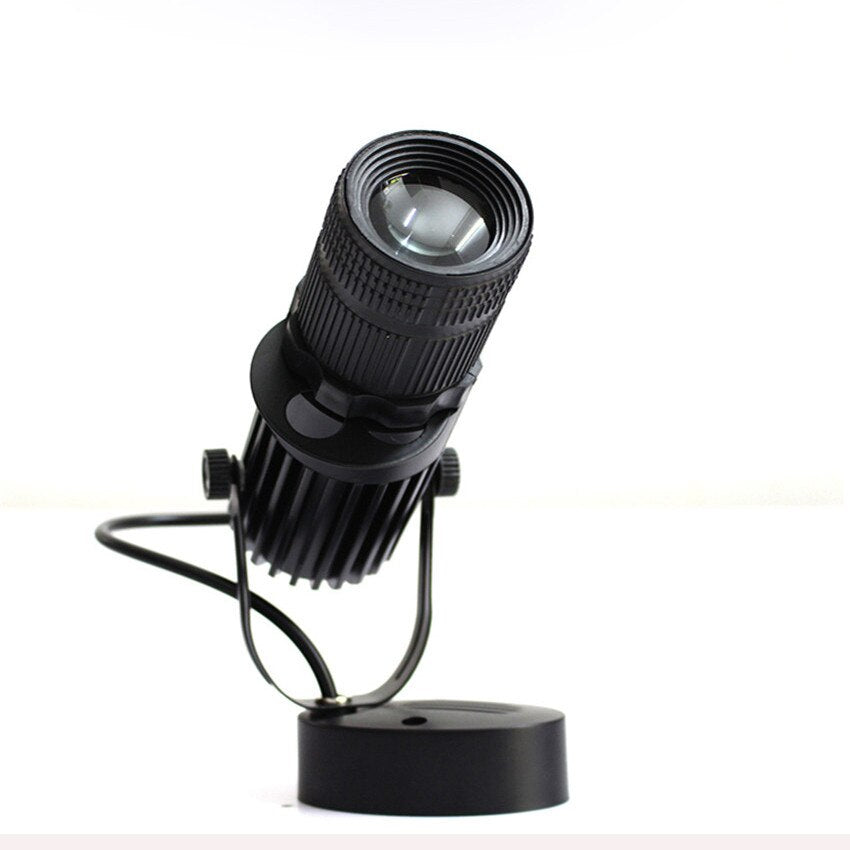 Junips | Adjustable LED spotlight - focus light background