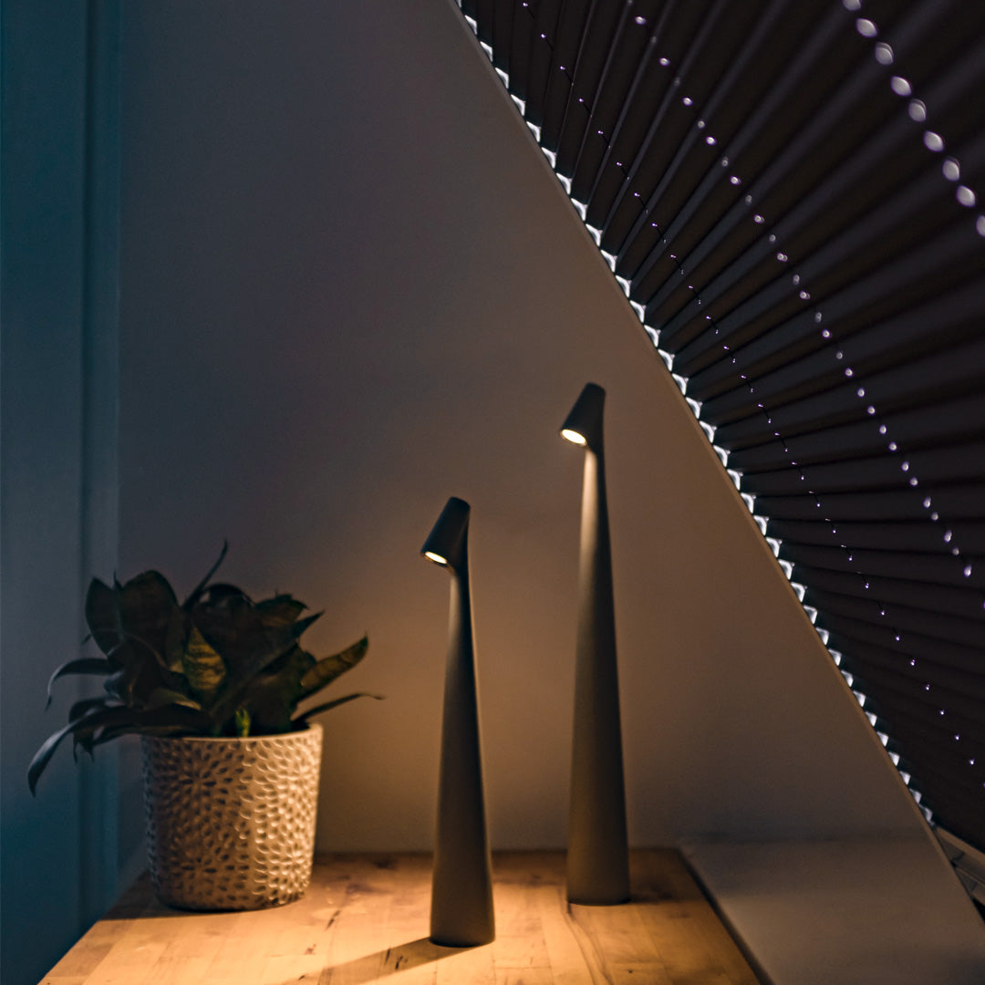 Junips | Table Lamp Modern Red Metal LED Light