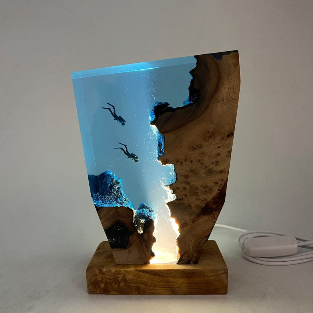 Junips | Frendorf - Stylish Ocean Karst Diver Table Lamp for Your Home