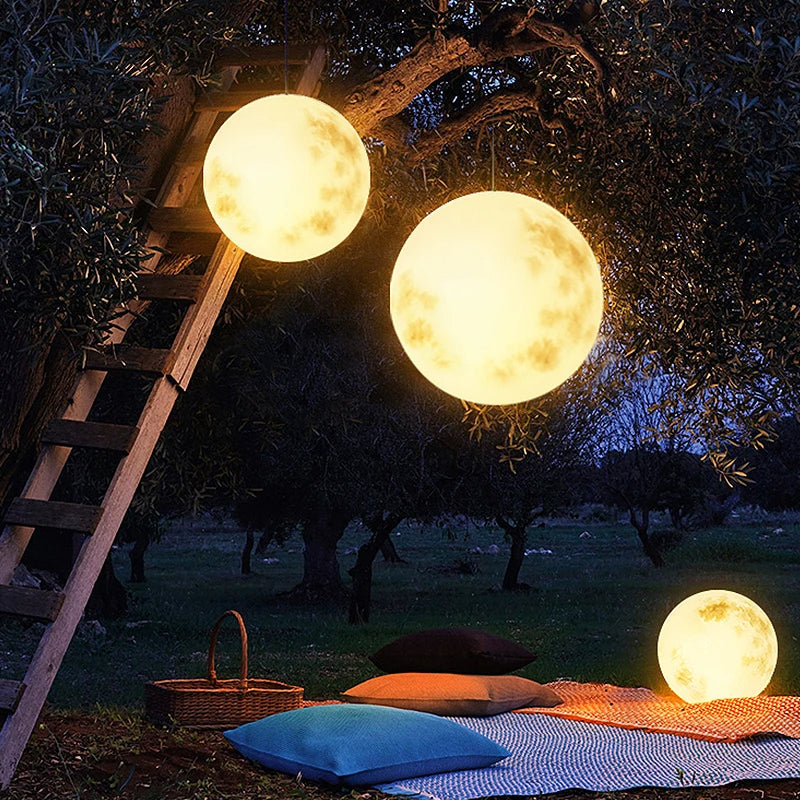 Junips | Garden lamp in the shape of the moon
