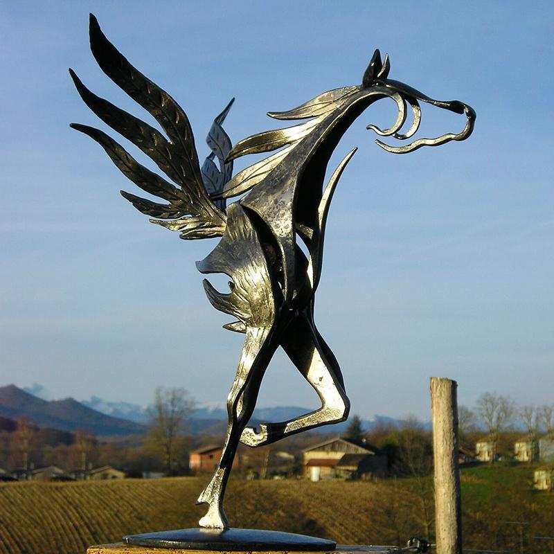 Junips | Horse sculpture decoration