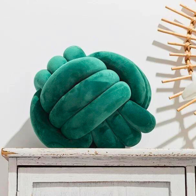 Junips | Scandinavian Knot Cushion made of Velvet