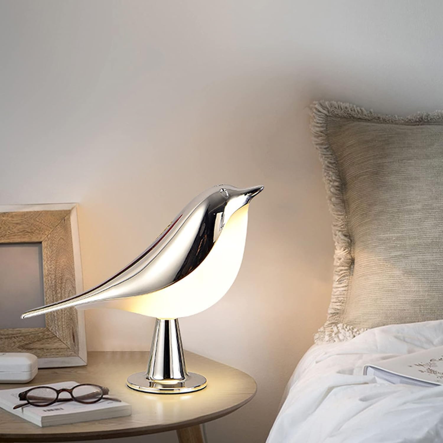 Junips | Modern Wood LED Table Lamp Bird Design