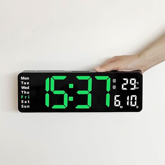 Junips | ARIS - Digital watch with night light Features
