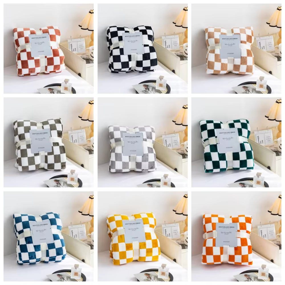 Junips | Stylish blanket in checkered pattern for your home
