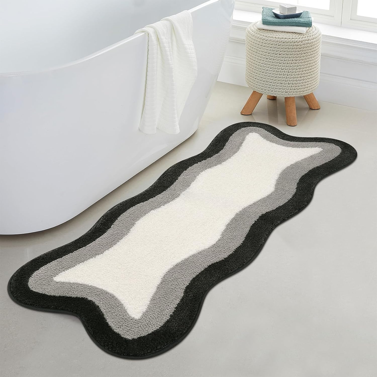 Junips | Black Gradient Bath Mats, Carpet for Bathrooms, Cute Non-Slip Irregular Carpet for Shower Room