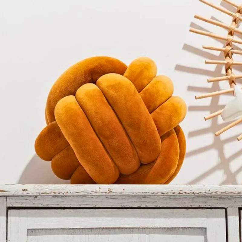 Junips | Scandinavian Knot Cushion made of Velvet