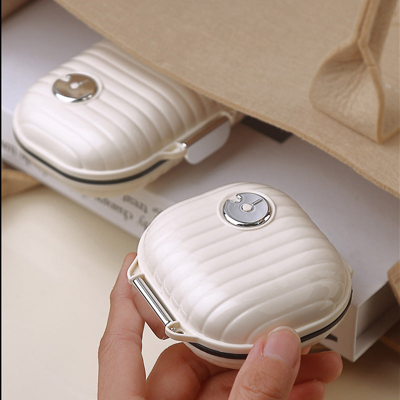 Junips | Portable daily pill box