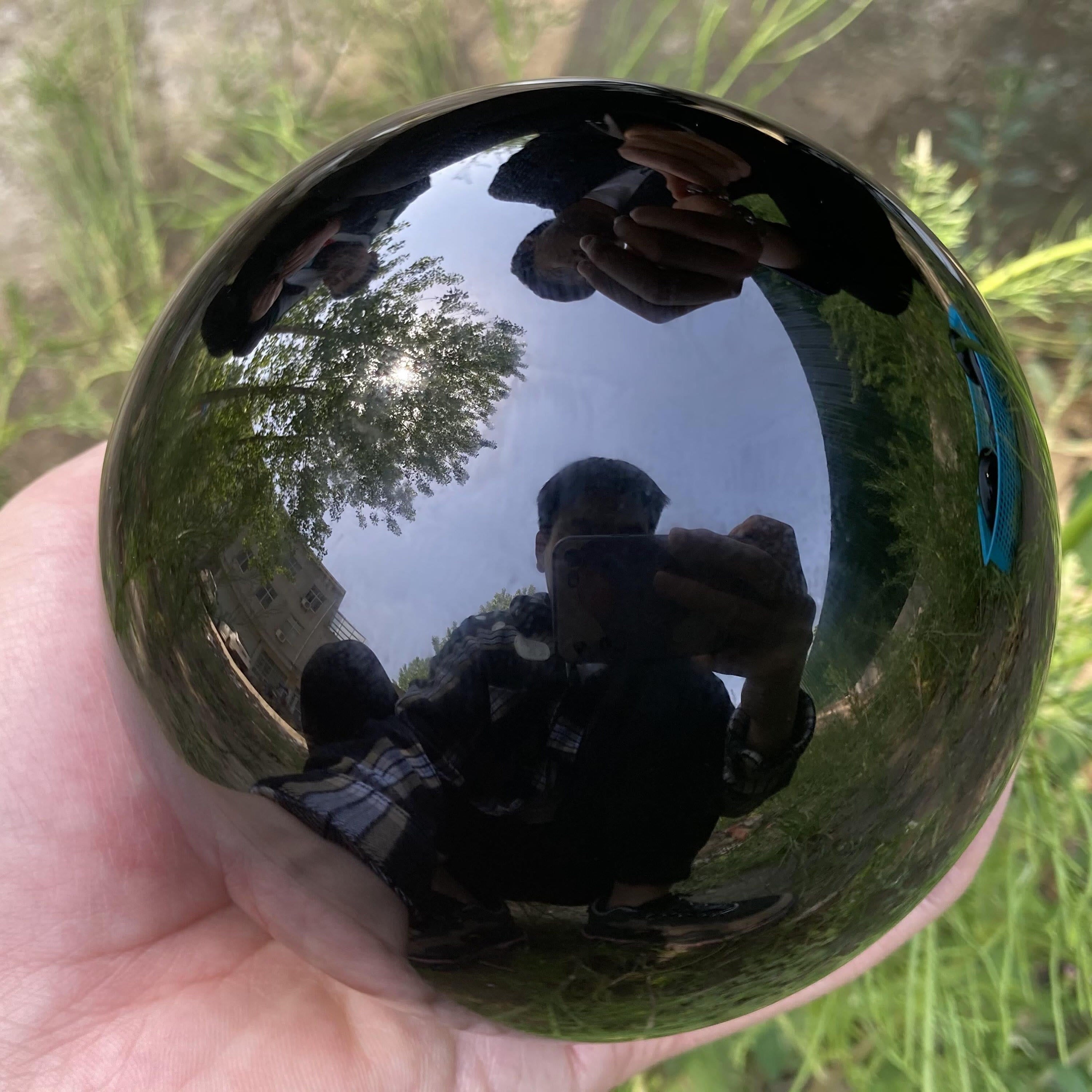 Junips | Obsidian Crystal Ball Decoration