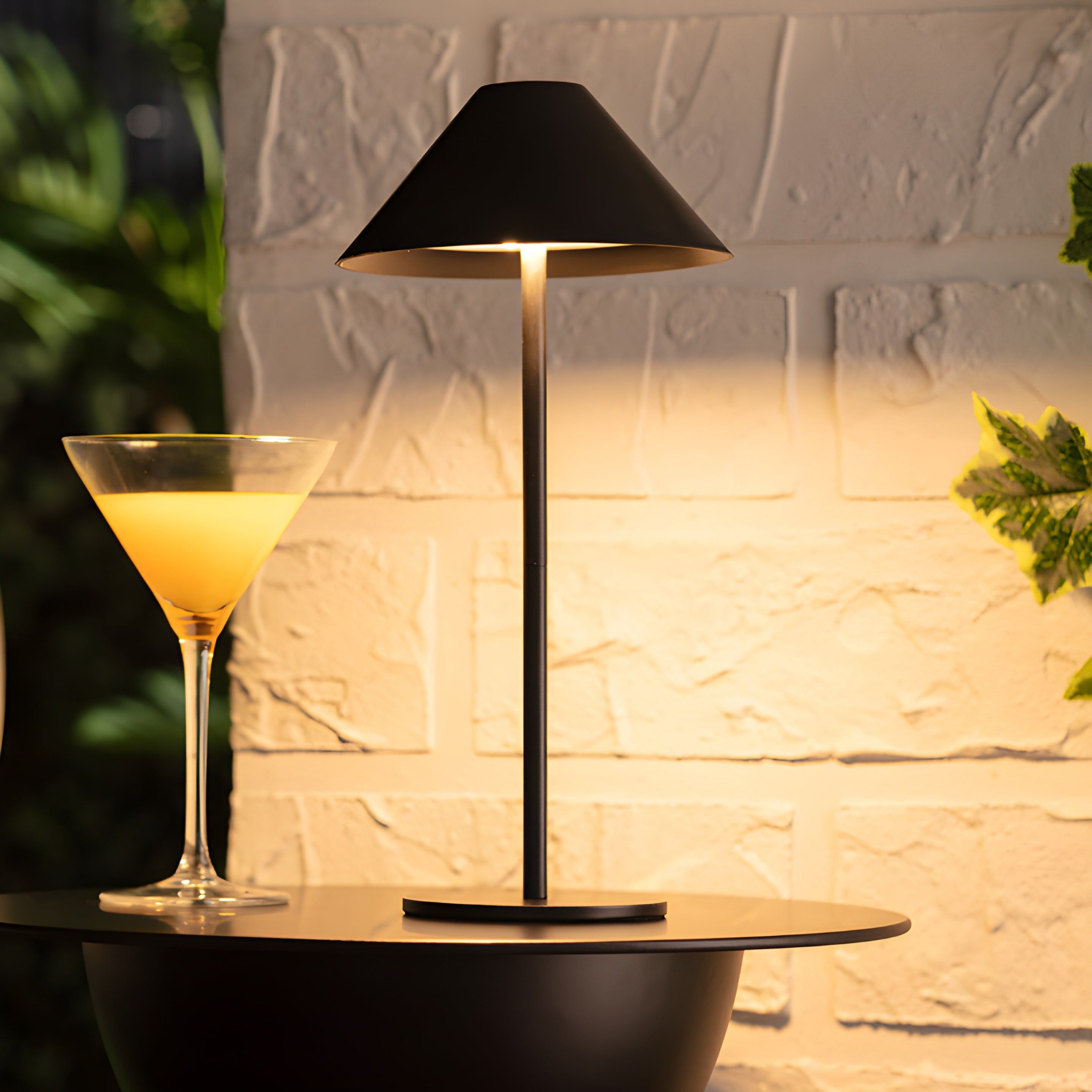 Junips | Minimalistic dimmable Touch table lamp - waterproof and rechargeable light Color
