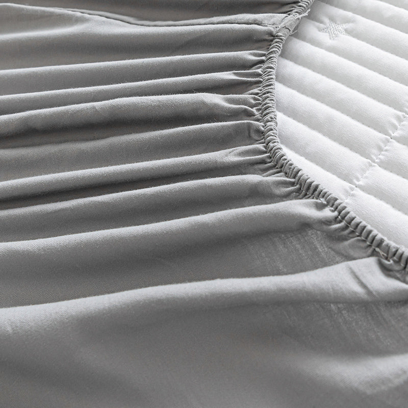 Junips | Waterproof reinforced mattress protector