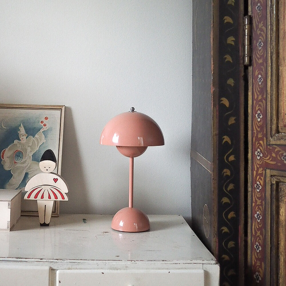 Junips | LunarGlow - LED table lamp for a cozy interior